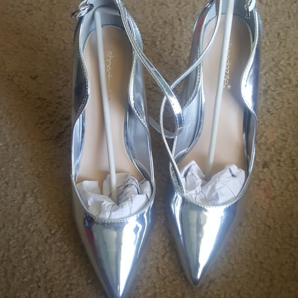 Ankle starp heels